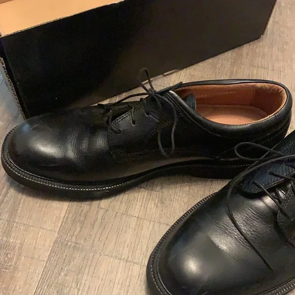 Genuine Leather Men’s Dress shoe Black Cabelas Sz 11 - Picture 2 of 8